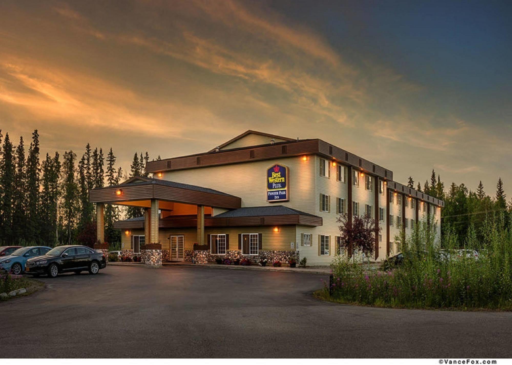 Best Western Plus Pioneer Park Inn Fairbanks Exterior foto